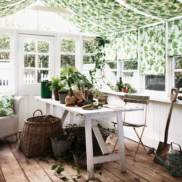 Hedera Green Fabric by Sanderson